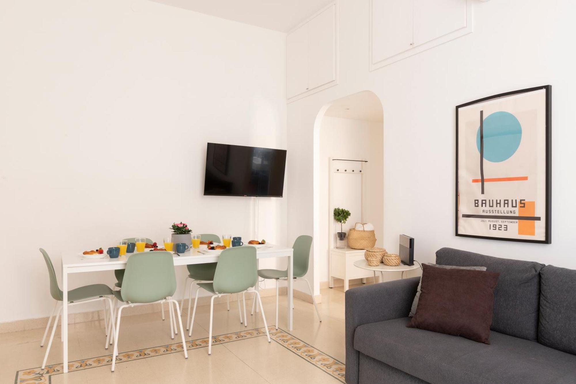 Appartamento The Rent - Sunny Three-bedroom Near Ottaviano Metro Stop *